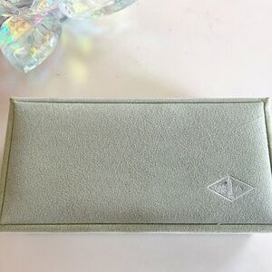Van Cleef & Arpels Elegant Green Jewelry Box